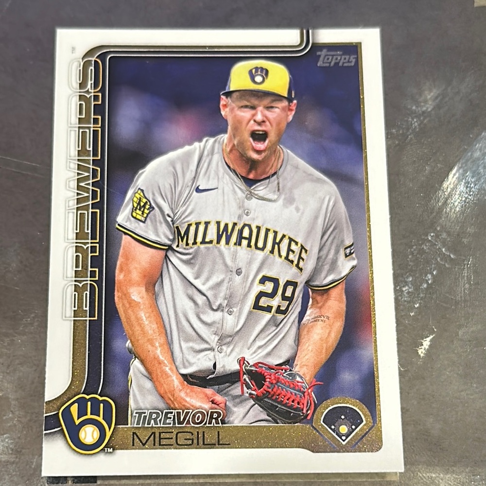 Topps Brewers Baseball Card with Gray and Yellow